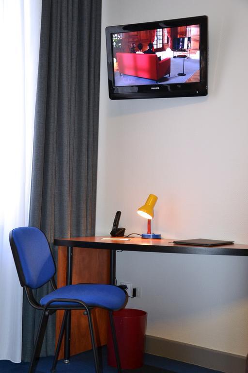 Logis Hotel De Paris 생타볼트 외부 사진