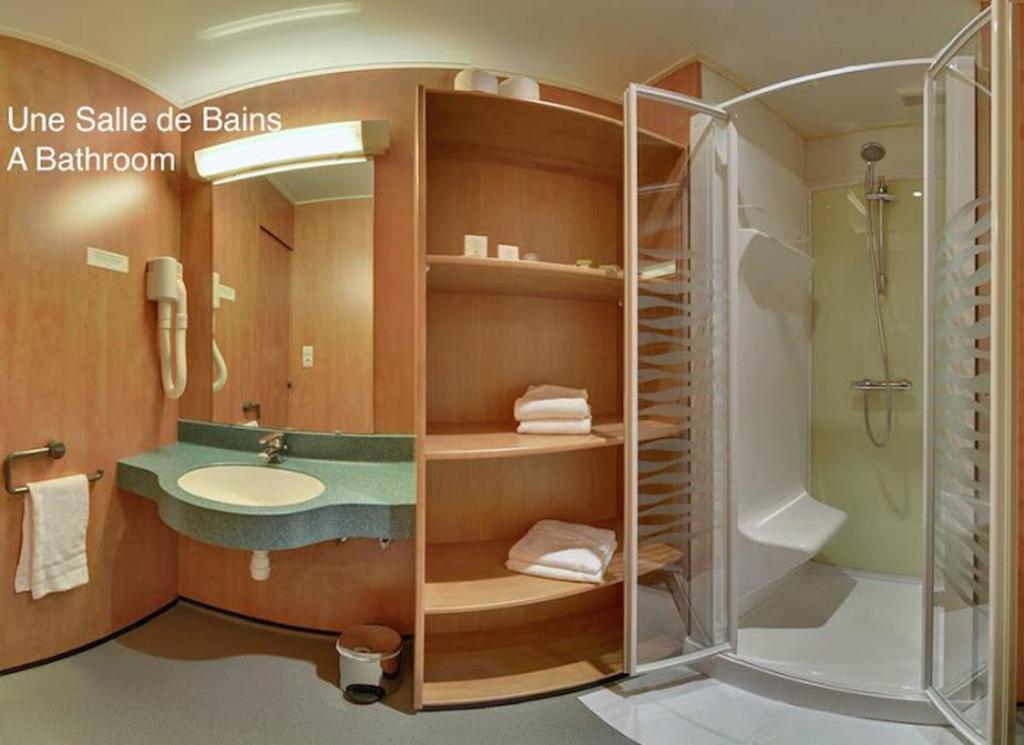 Logis Hotel De Paris 생타볼트 외부 사진