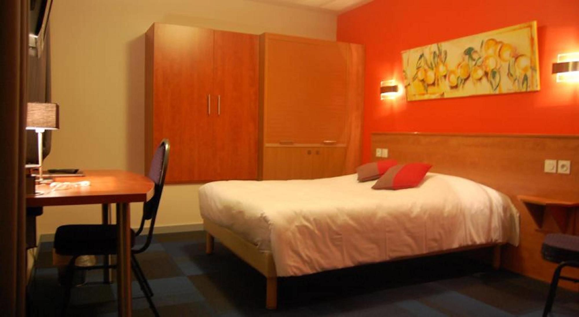 Logis Hotel De Paris 생타볼트 외부 사진