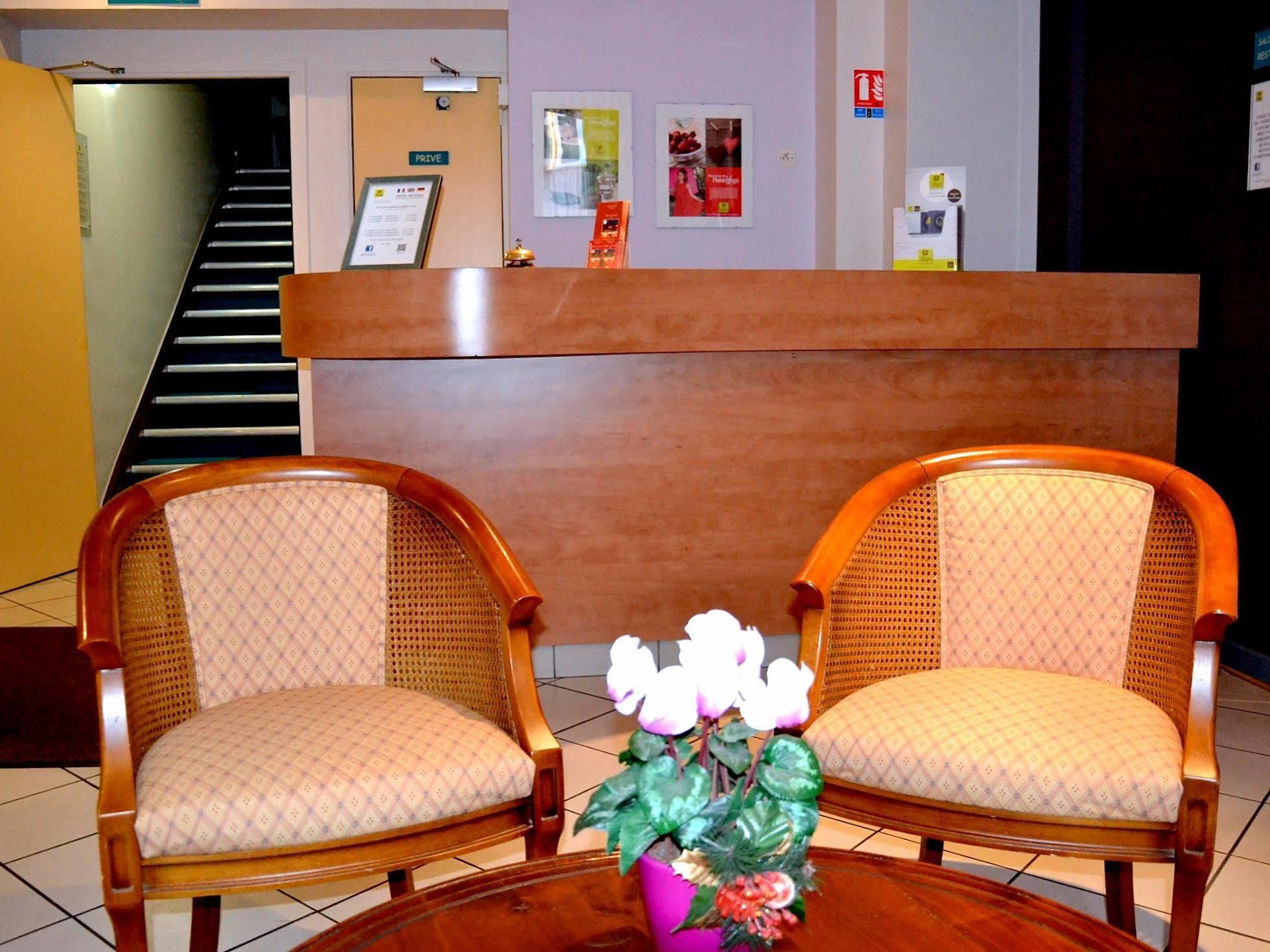 Logis Hotel De Paris 생타볼트 외부 사진